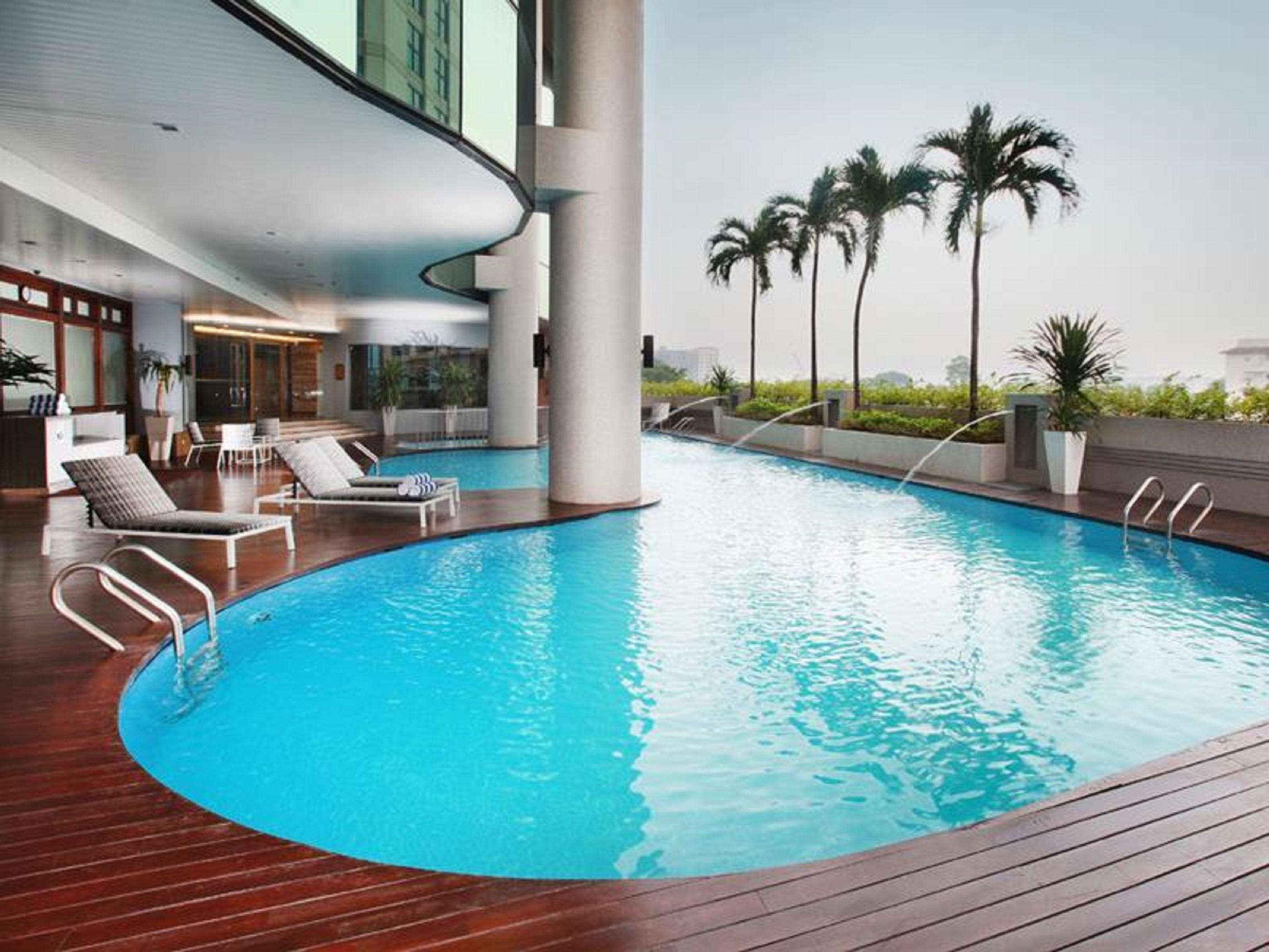 Hotel Dorsett Kuala Lumpur Exterior foto The swimming pool at the 39th floor
