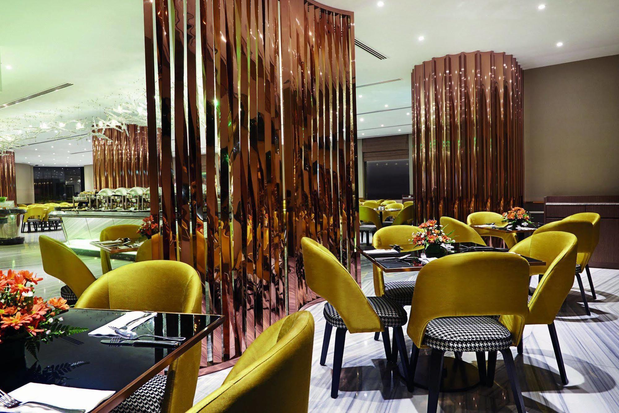Hotel Dorsett Kuala Lumpur Exterior foto The interior of the lounge